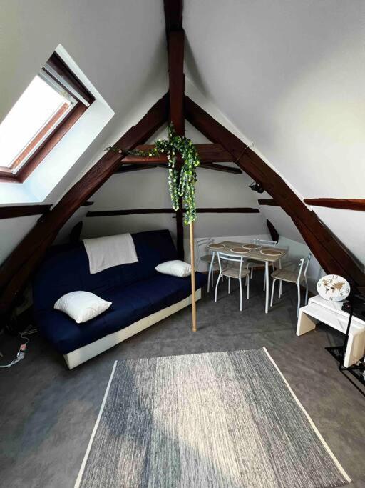 דירות Tres Beau Studio Mansarde, Centre De בורז'ה מראה חיצוני תמונה
